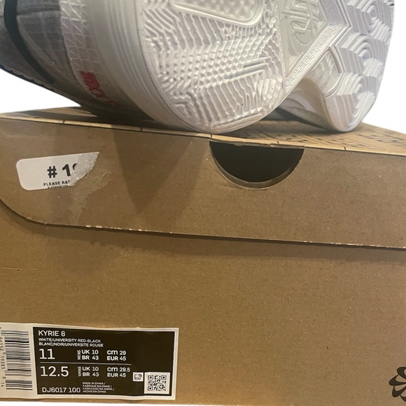 Authentic Nike Kyrie size 11 men’s shoes NIB Retail$189
NEW - Picture 2 of 9